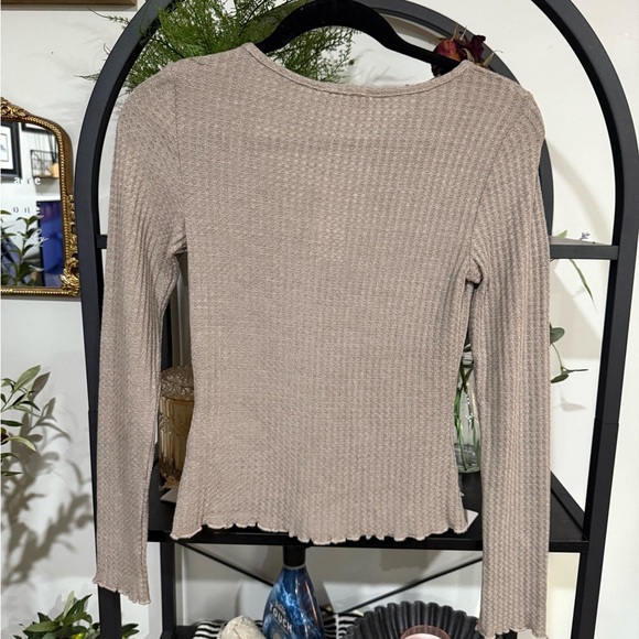 Sophie Rue Tan Ribbed Long Sleeve Blouse size small - Picture 7 of 7